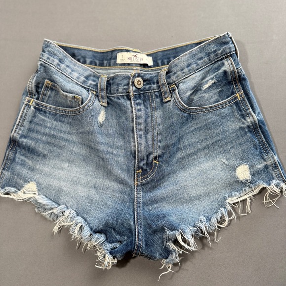 Hollister Denim Shorts Distressed Frayed Hem Blue Wash Women's Size 1 - Picture 1 of 3